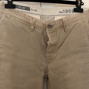 GAP Men's Slim Fit Khaki Chinos